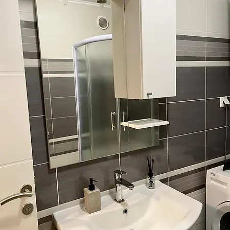 Διαμέρισμα 34 *